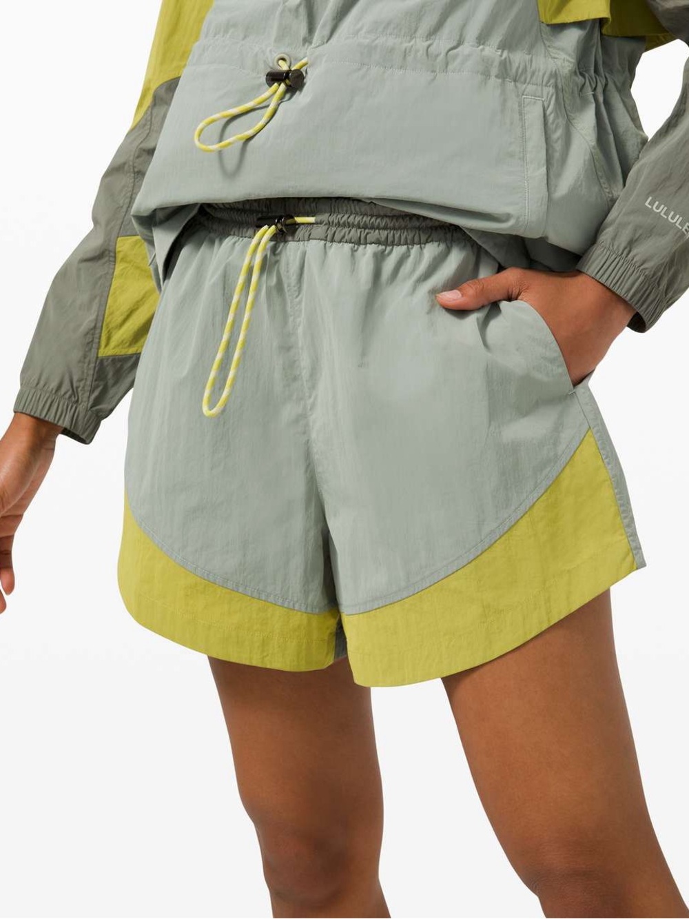 lululemon athletica Evergreen Shorts size 6